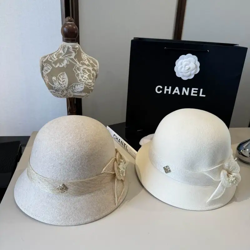 Chanel top hat 090804